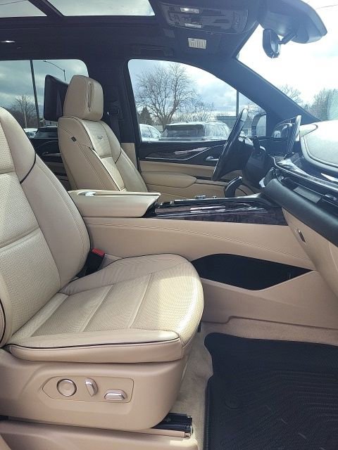 Used 2021 Cadillac Escalade ESV Premium Luxury w/ Driver Assist Tech Package image 25