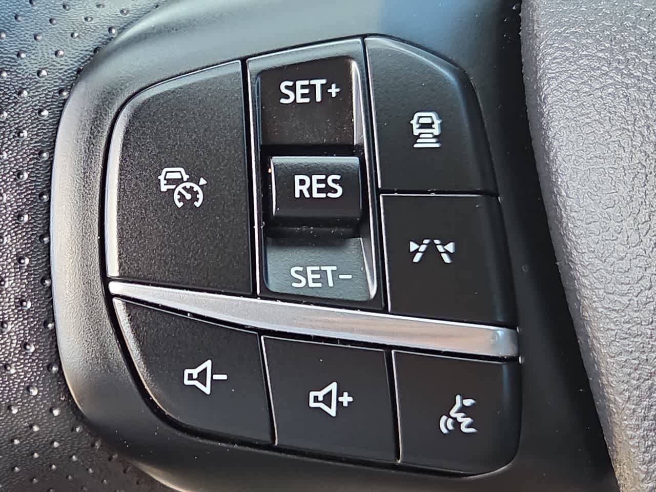 Used 2024 Ford Escape ST-Line w/ Tech Pack #1 FWD image 23