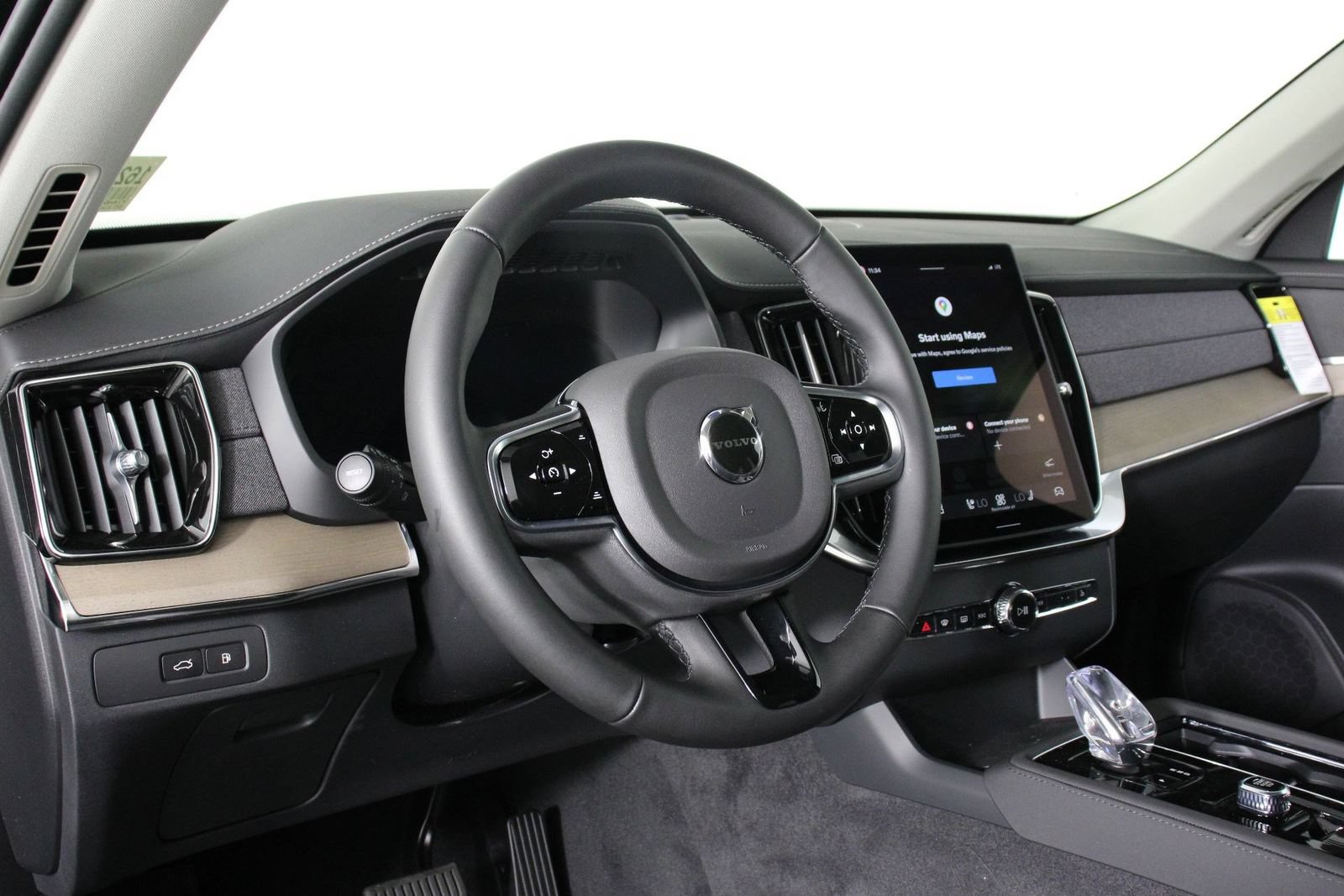 New 2026 Volvo XC90 T8 Plus AWD/4WD image 8