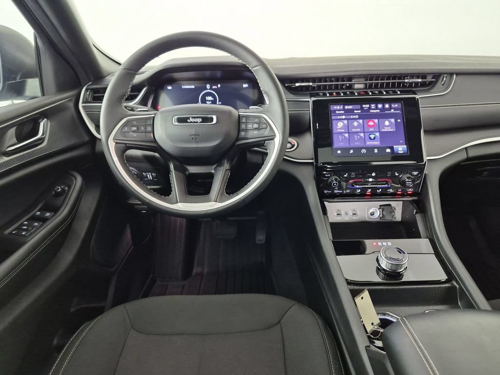 Used 2025 Jeep Grand Cherokee L Laredo w/ Luxury Tech Group I RWD image 34