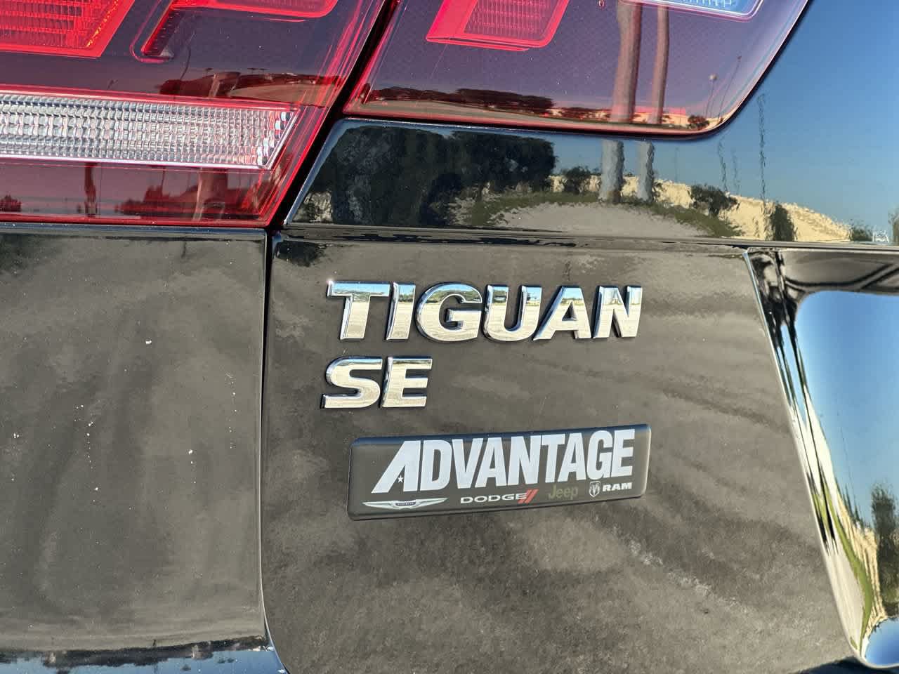 Used 2019 Volkswagen Tiguan SE w/ Panoramic Sunroof Package FWD image 12
