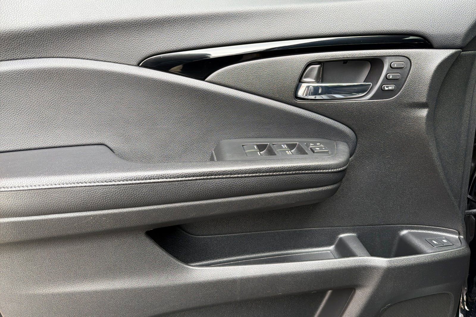 Used 2018 Honda Pilot Elite image 11