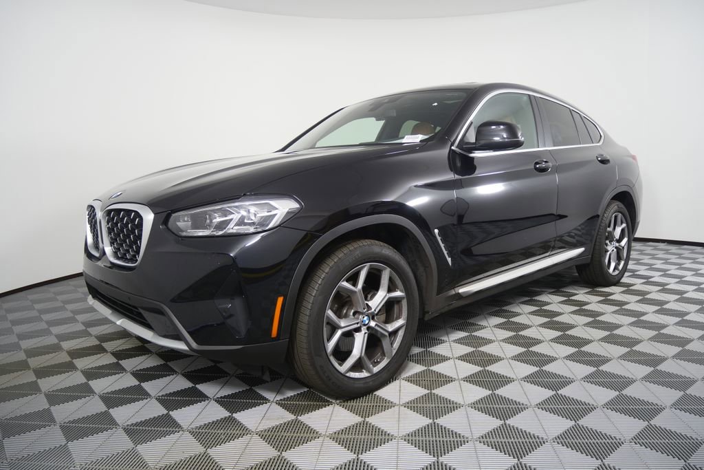 Certified 2025 BMW X4 xDrive30i image 7