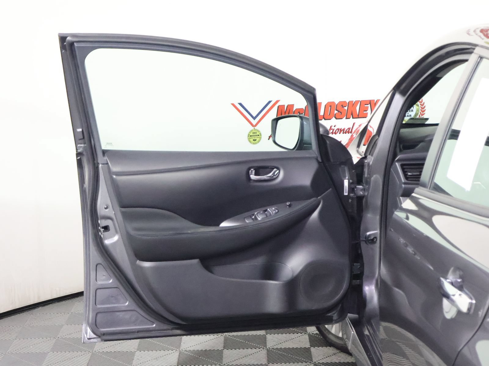 Used 2025 Nissan Leaf S FWD image 22