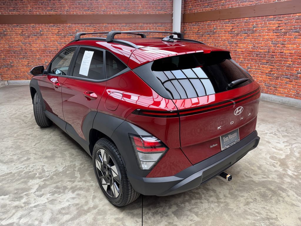Used 2025 Hyundai Kona SEL AWD/4WD image 2