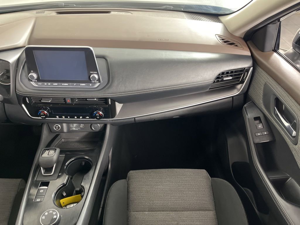 Used 2021 Nissan Rogue SV image 17