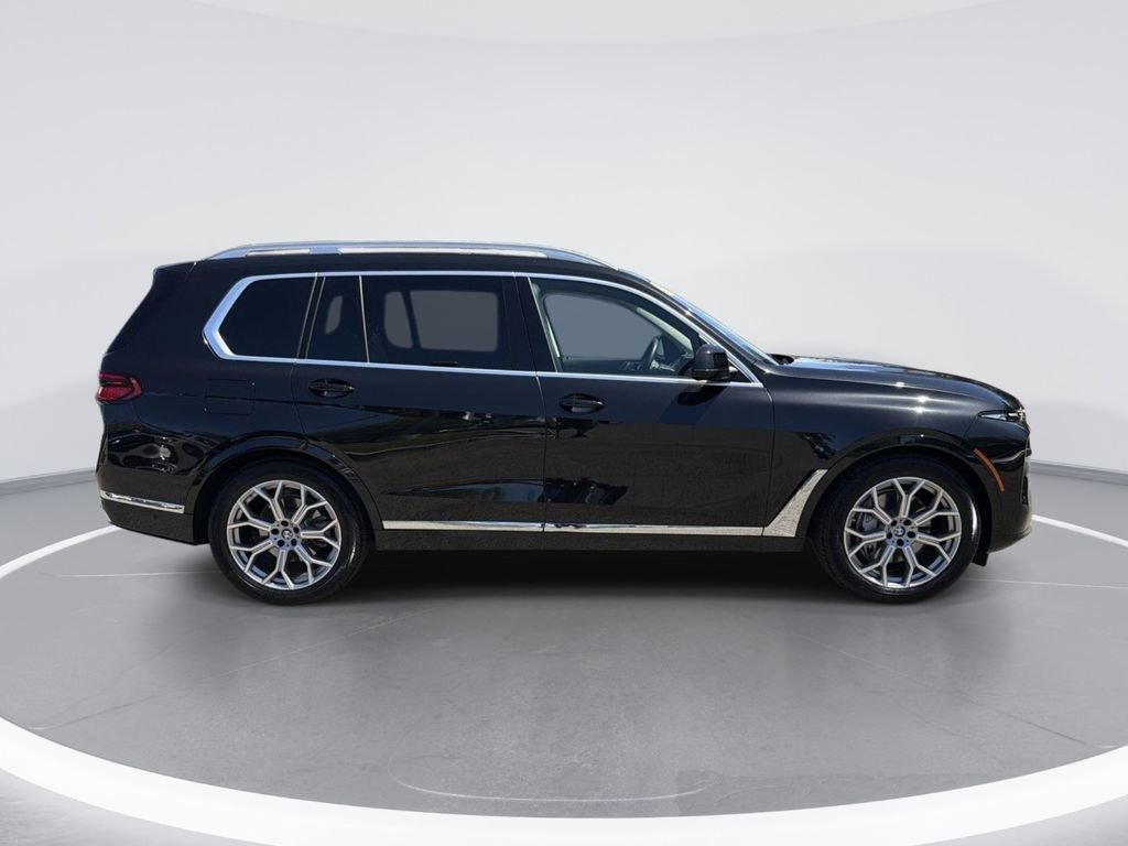 Used 2025 BMW X7 xDrive40i w/ Climate Comfort Package image 3