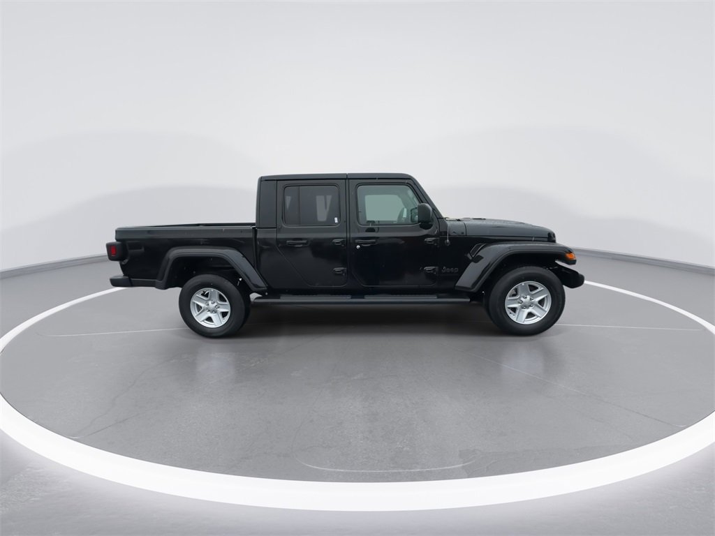 Used 2023 Jeep Gladiator Sport image 9