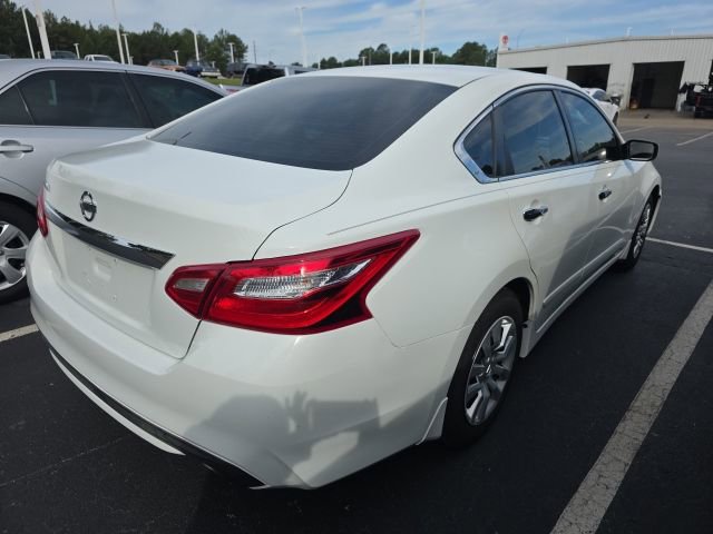 Used 2017 Nissan Altima 2.5 S w/ Power Driver Seat Package FWD image 6