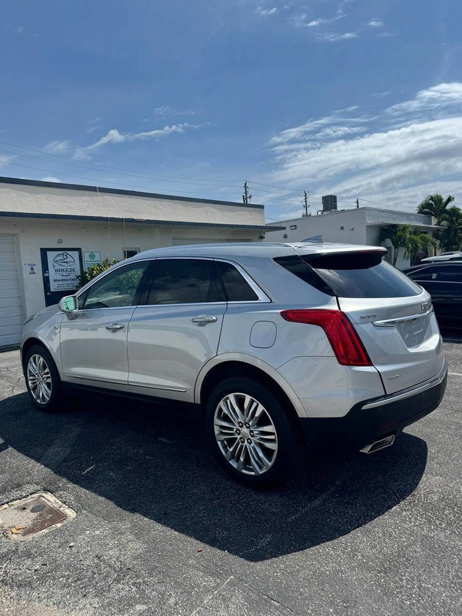 Used 2018 Cadillac XT5 Premium Luxury AWD/4WD image 4