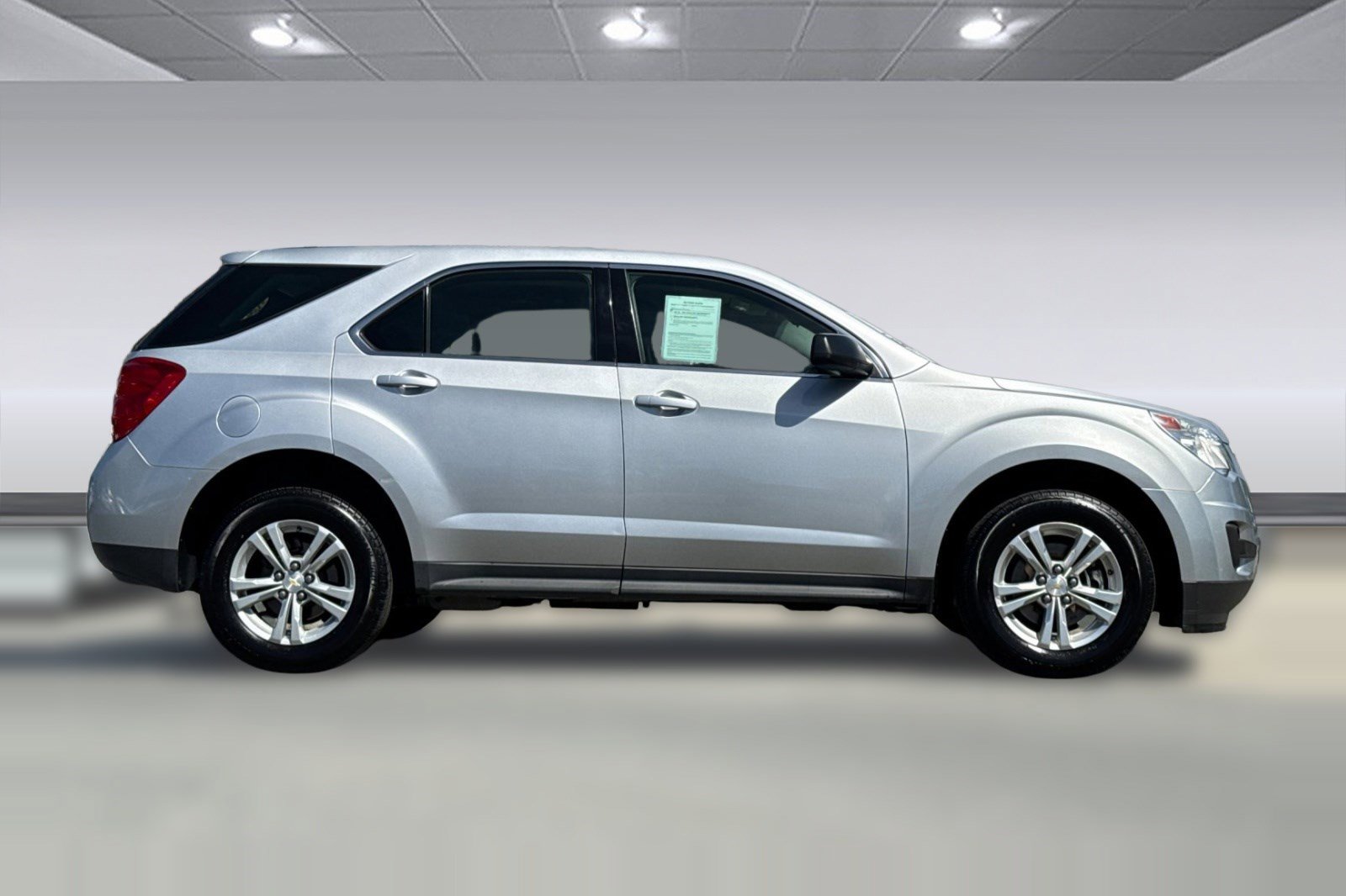 Used 2015 Chevrolet Equinox LS image 2