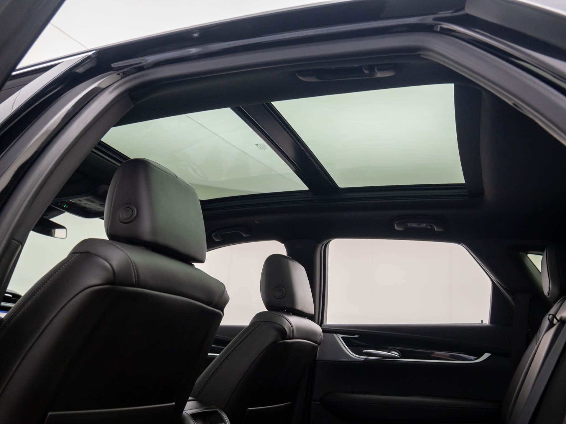 New 2026 Cadillac XT5 Premium Luxury w/ LPO, Floor Liner Package image 11