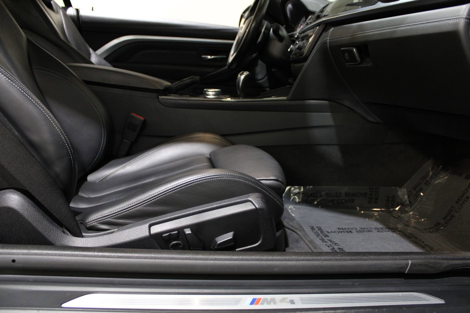 Used 2015 BMW M4 Convertible image 18