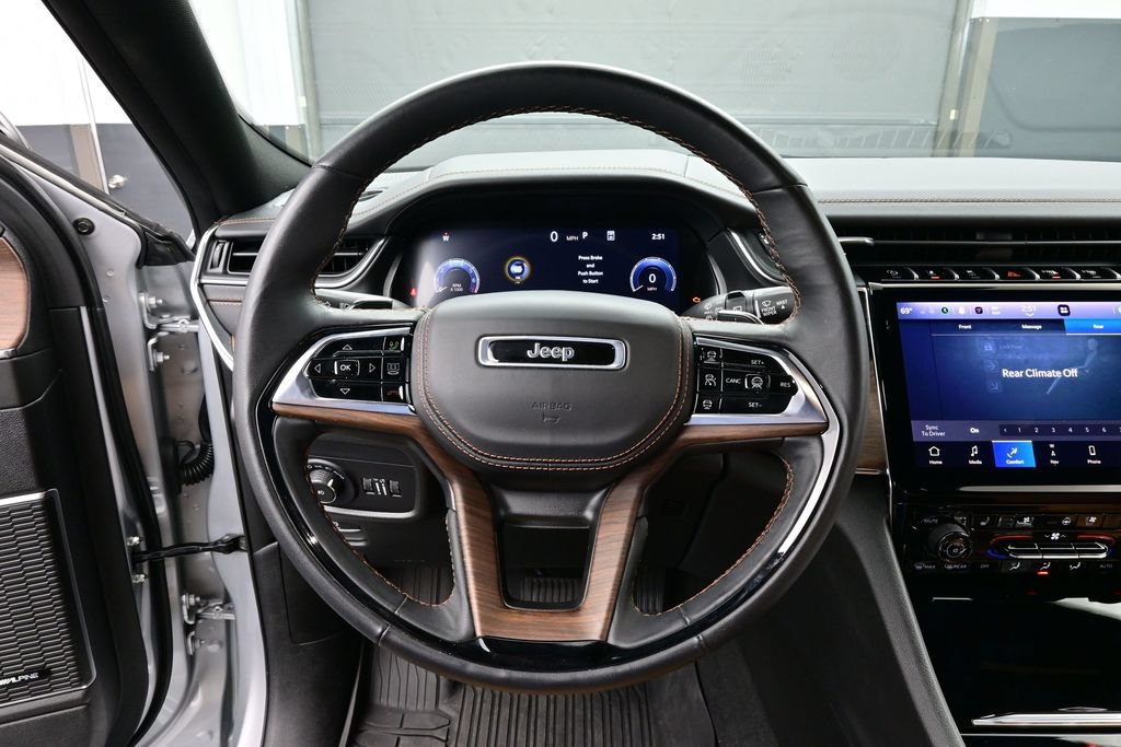 Used 2024 Jeep Grand Cherokee Summit w/ Luxury Tech Group V AWD/4WD image 8