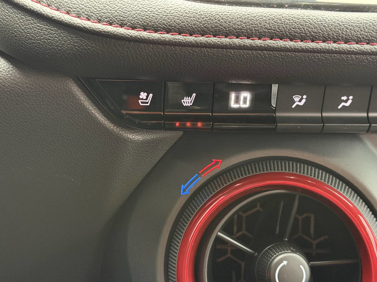 Used 2022 Chevrolet Blazer RS AWD/4WD image 30