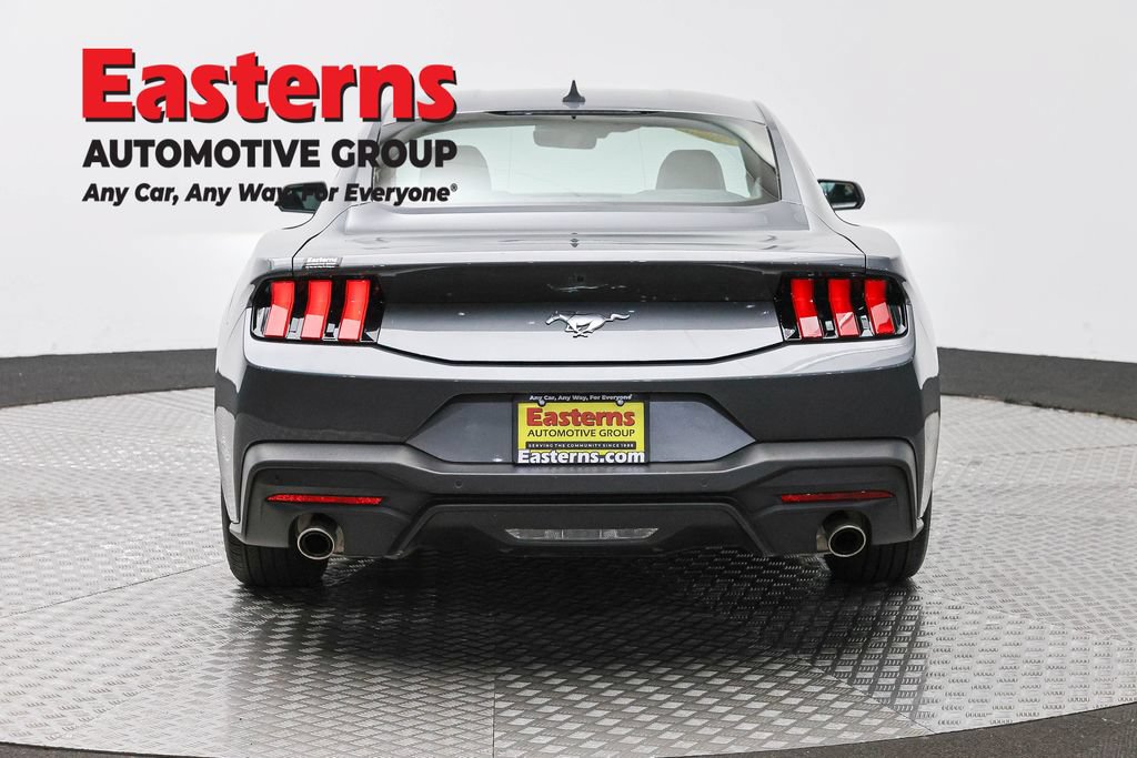Used 2025 Ford Mustang Coupe RWD image 6