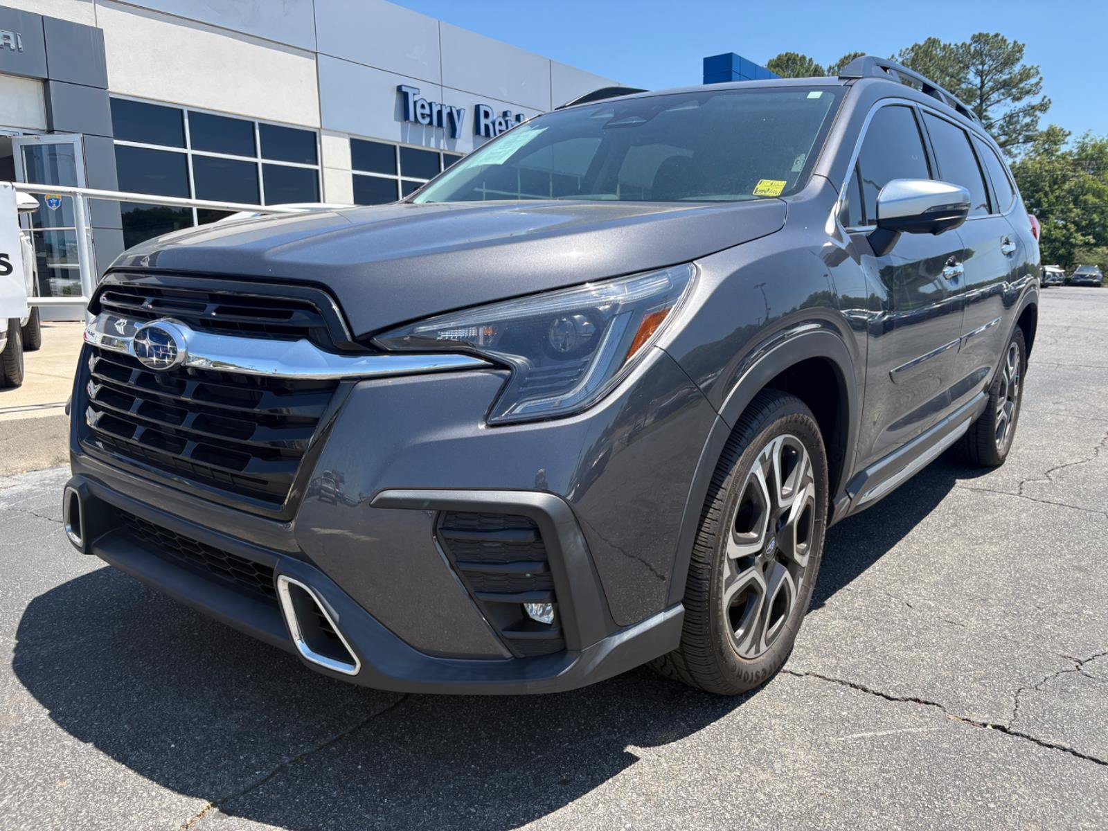 Used 2023 Subaru Ascent Touring AWD/4WD image 1