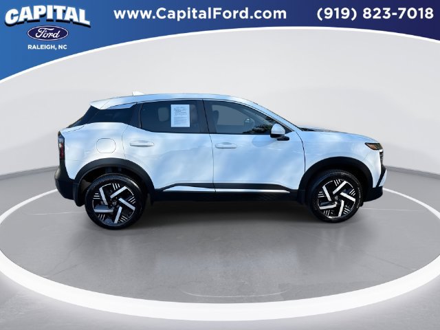 Used 2025 Nissan Kicks SV FWD image 9