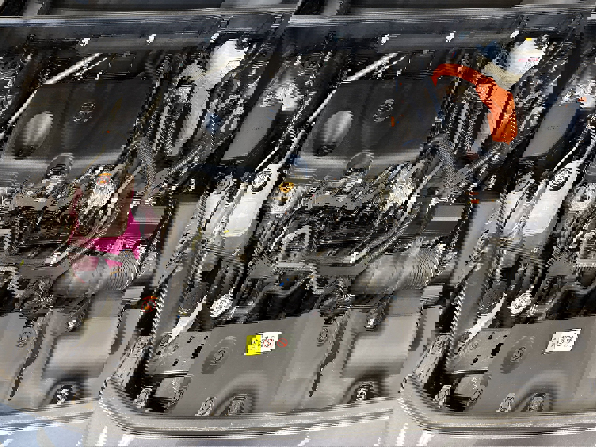 Used 2022 Toyota RAV4 XLE w/ XLE Grade Weather Package image 13