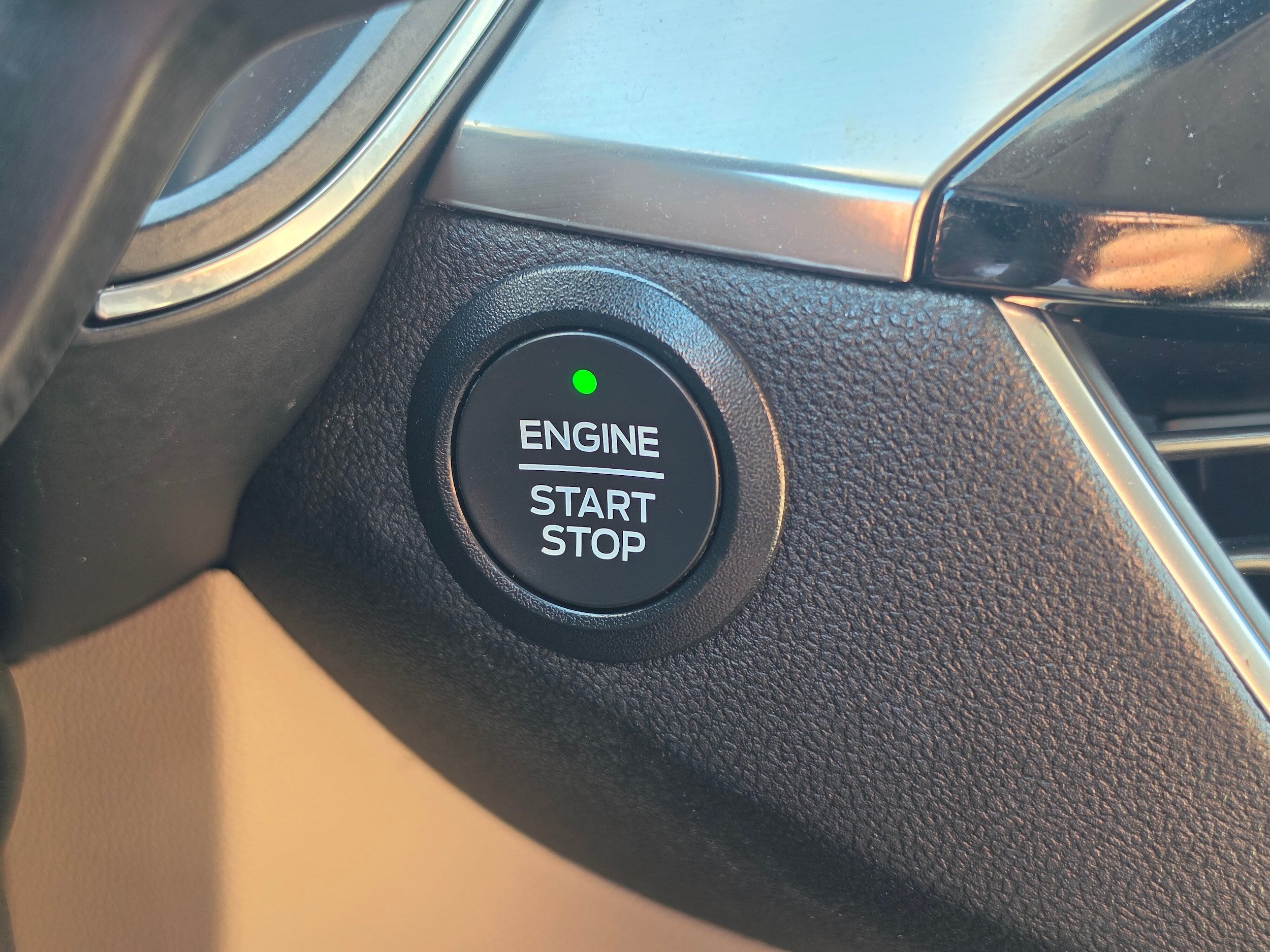 Certified 2022 Ford Escape Titanium AWD/4WD image 28
