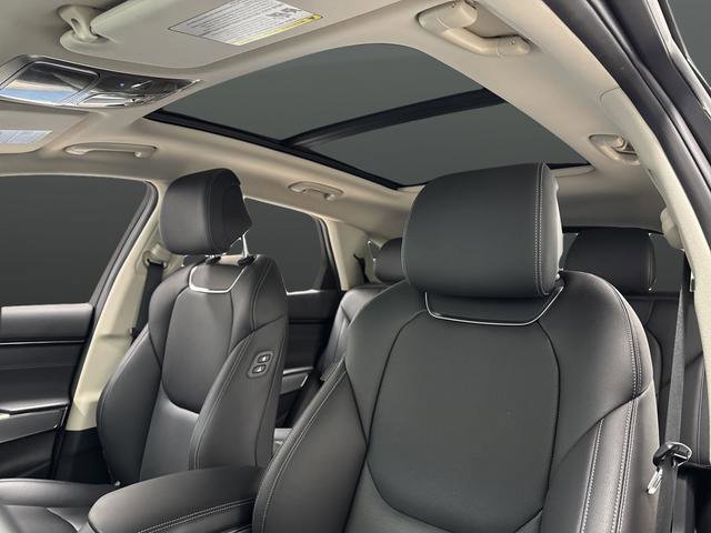 Used 2025 Genesis GV70 2.5T w/ Select Package image 7