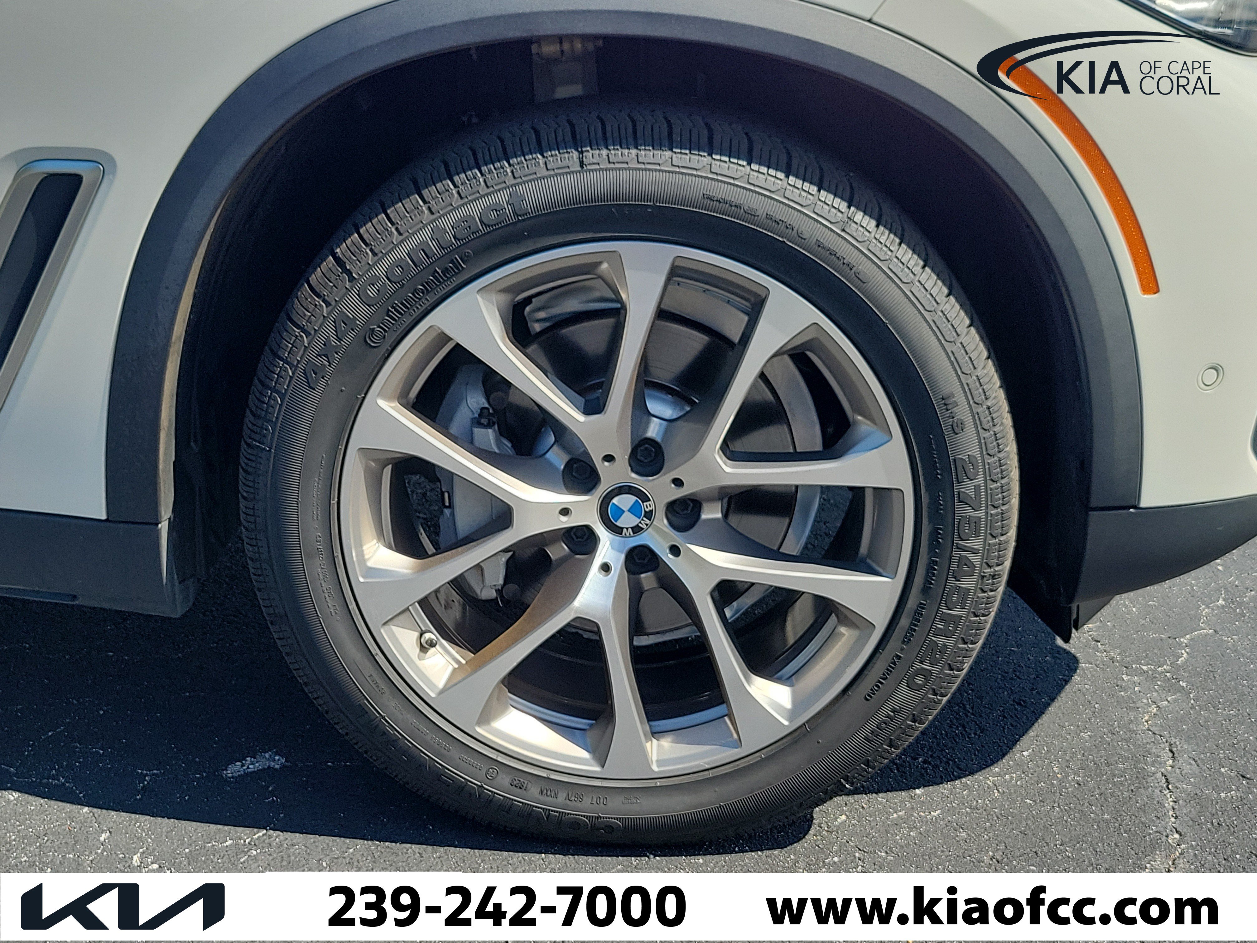 Used 2023 BMW X5 xDrive40i w/ Premium Package AWD/4WD image 7