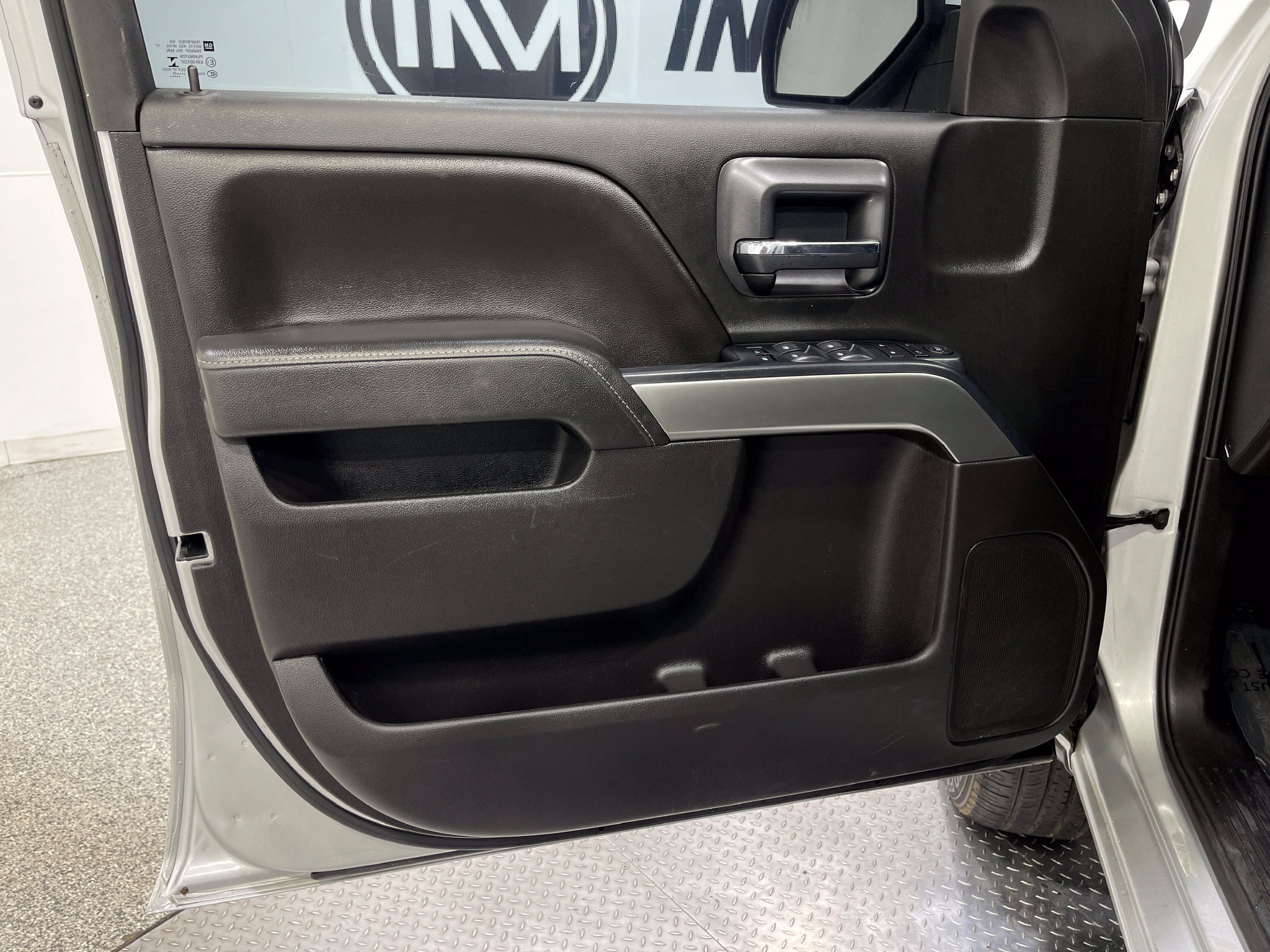 Used 2018 Chevrolet Silverado 1500 LT w/ Trailering Package AWD/4WD image 13