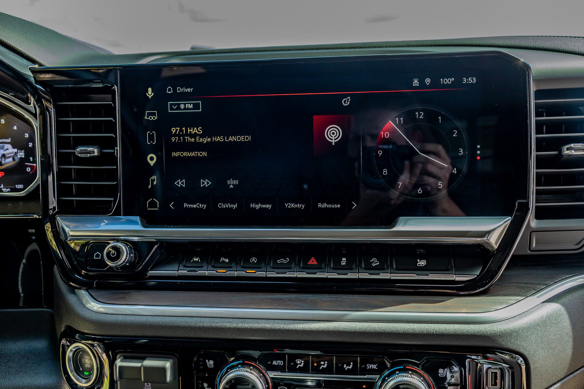 Used 2026 GMC Sierra 1500 SLT w/ SLT Premium Plus Package image 25