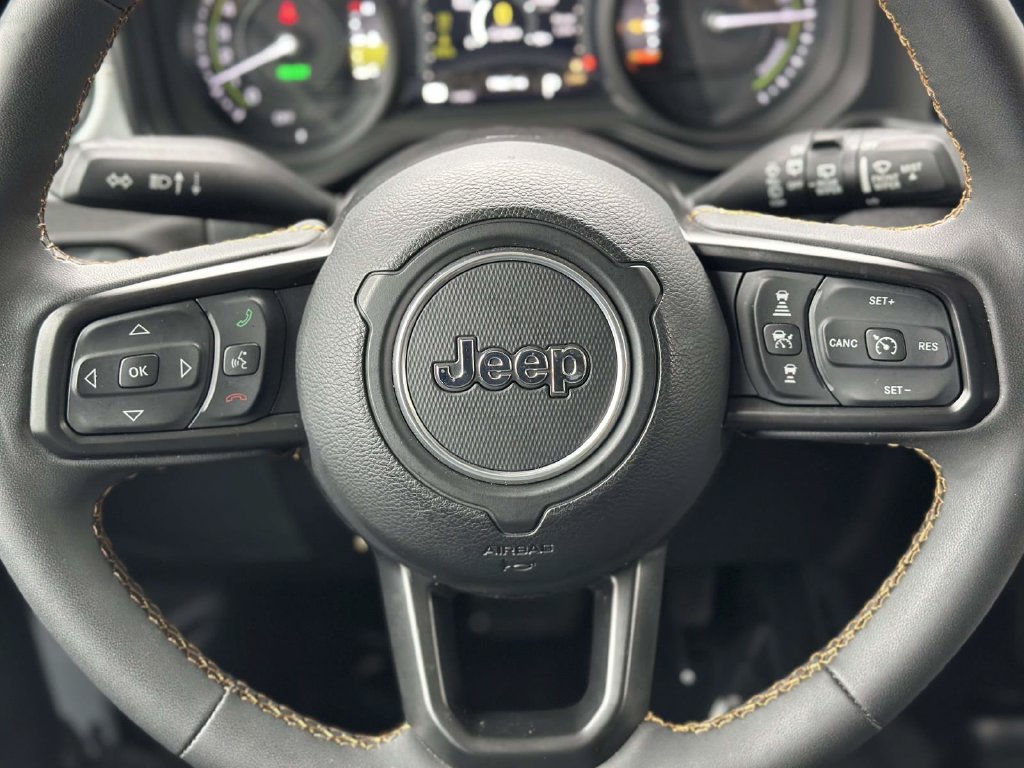Used 2024 Jeep Wrangler Unlimited w/ Convenience Group AWD/4WD image 18
