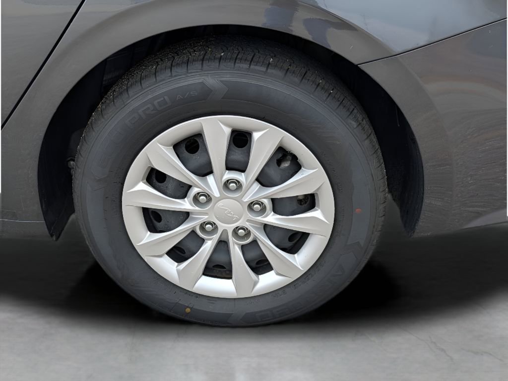Used 2024 Kia Forte LX FWD image 3