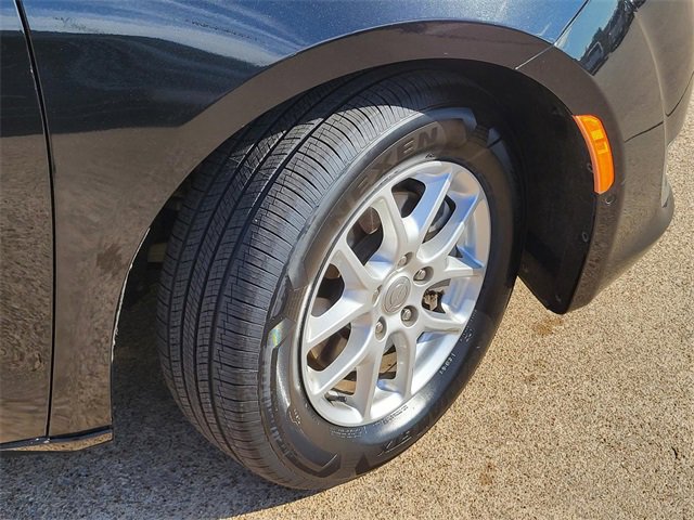 Used 2020 Chrysler Pacifica Touring-L w/ Advanced Safetytec Group image 5