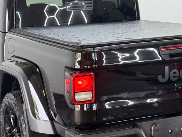Certified 2025 Jeep Gladiator Sport AWD/4WD image 10