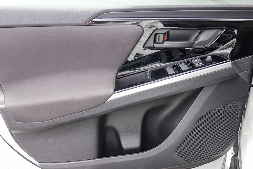 Certified 2023 Subaru Solterra AWD image 24