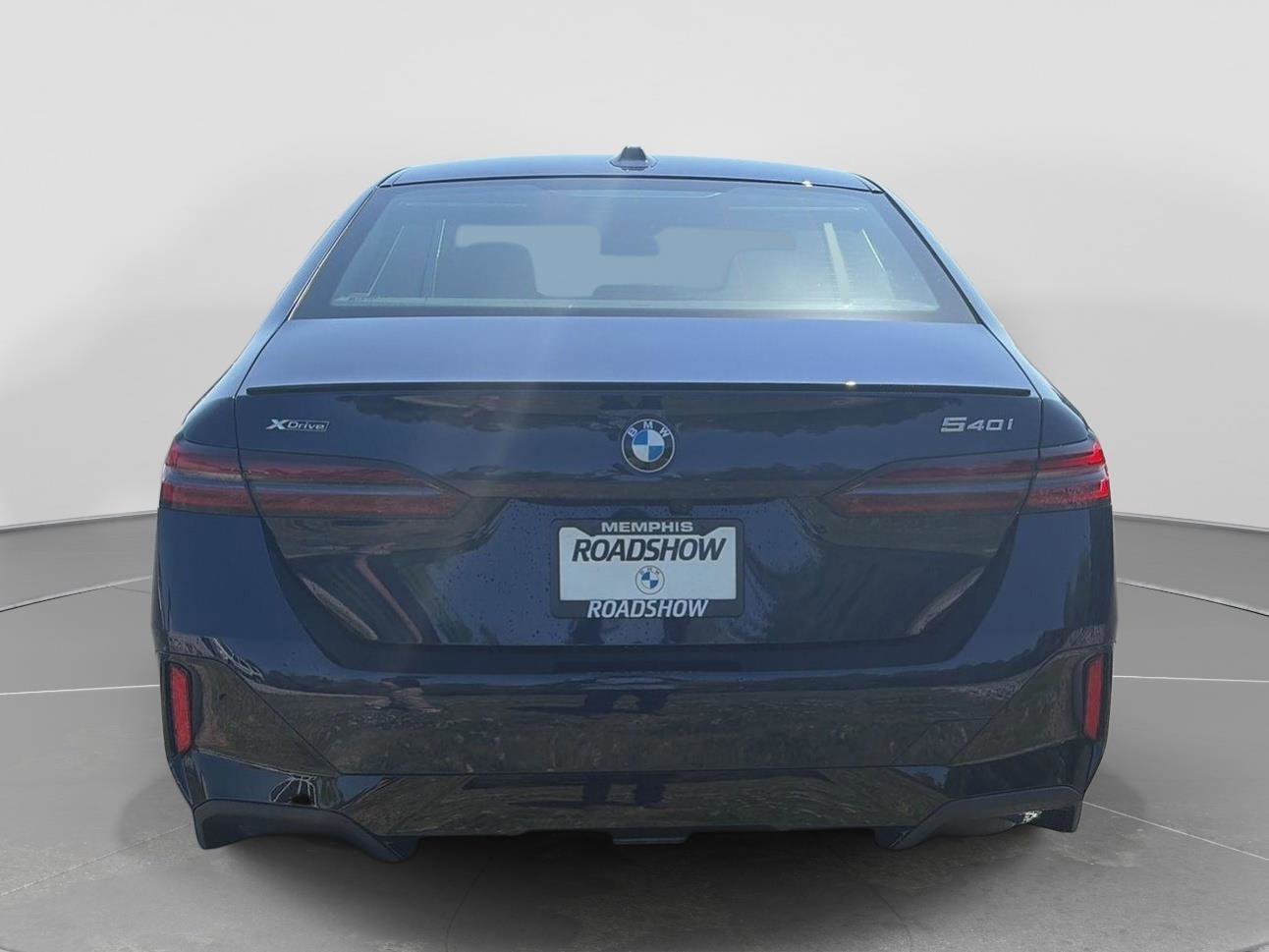 Certified 2024 BMW 540i xDrive w/ Premium Package AWD/4WD image 4