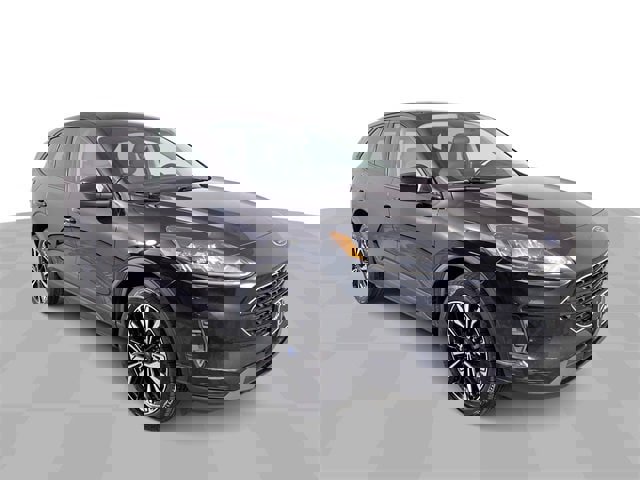 Used 2022 Ford Escape SE w/ SE Sport Appearance Package image 2