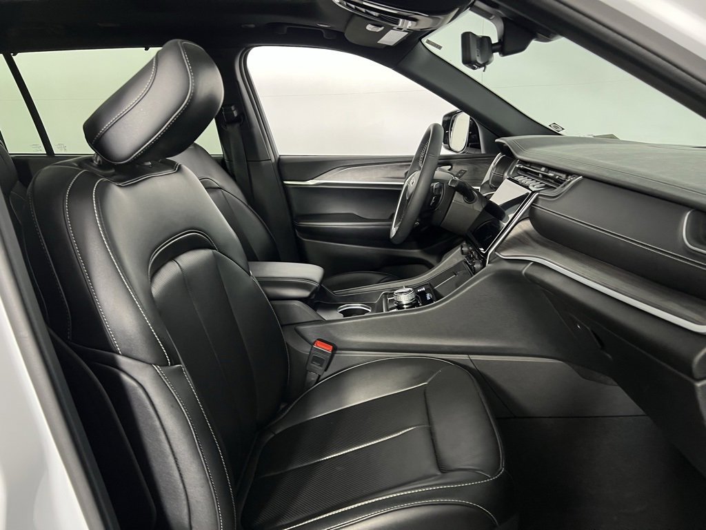 Certified 2024 Jeep Grand Cherokee L Limited w/ Luxury Tech Group II image 34