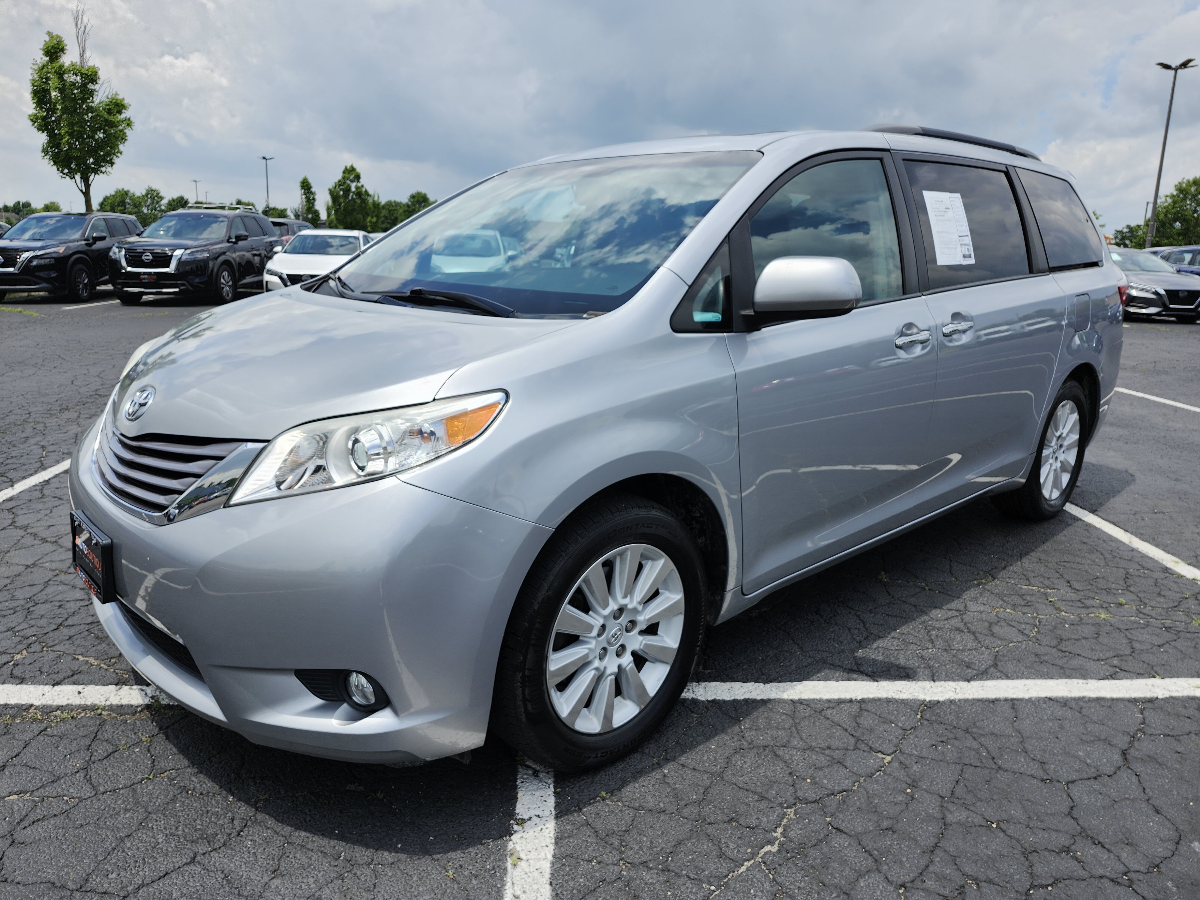 Used 2015 Toyota Sienna XLE Premium AWD/4WD image 13