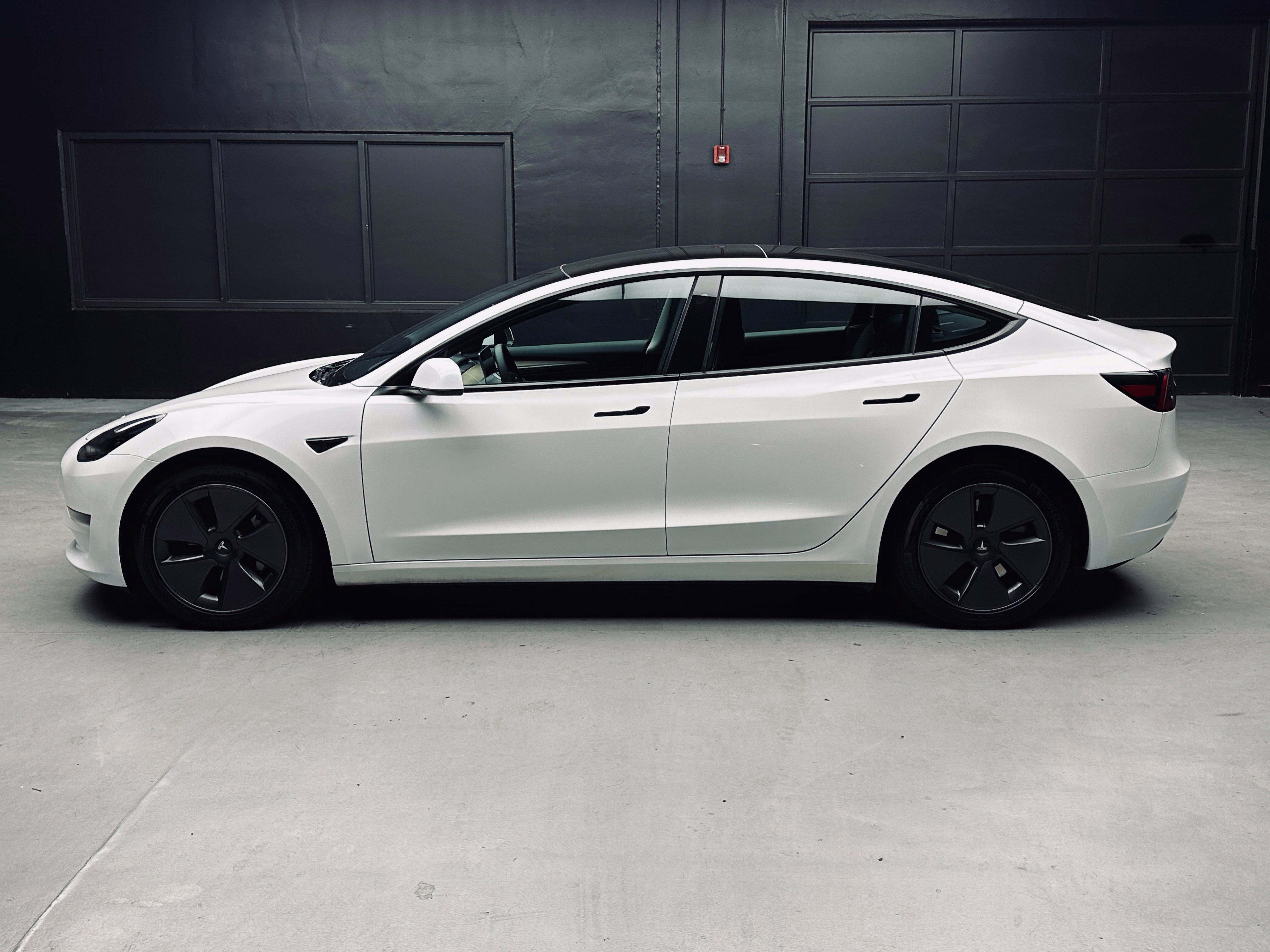 Used 2023 Tesla Model 3 Standard Range RWD image 5