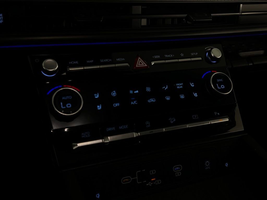 Used 2024 Hyundai Santa Fe Calligraphy image 15