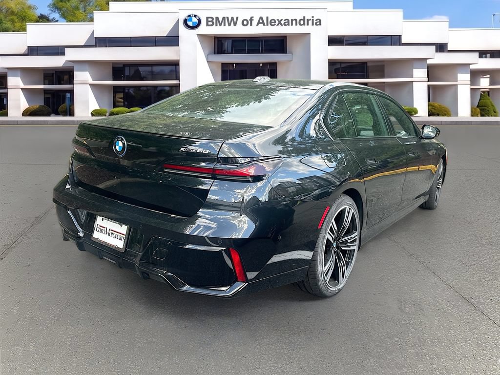 Used 2025 BMW i7 xDrive60 AWD/4WD image 7