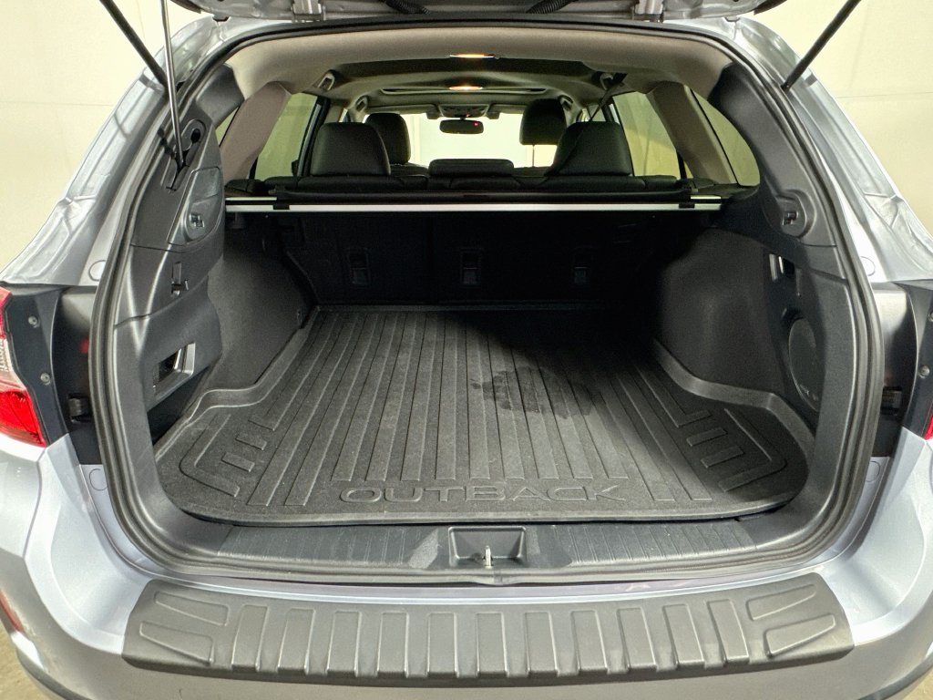 Used 2016 Subaru Outback 2.5i Limited AWD/4WD image 32