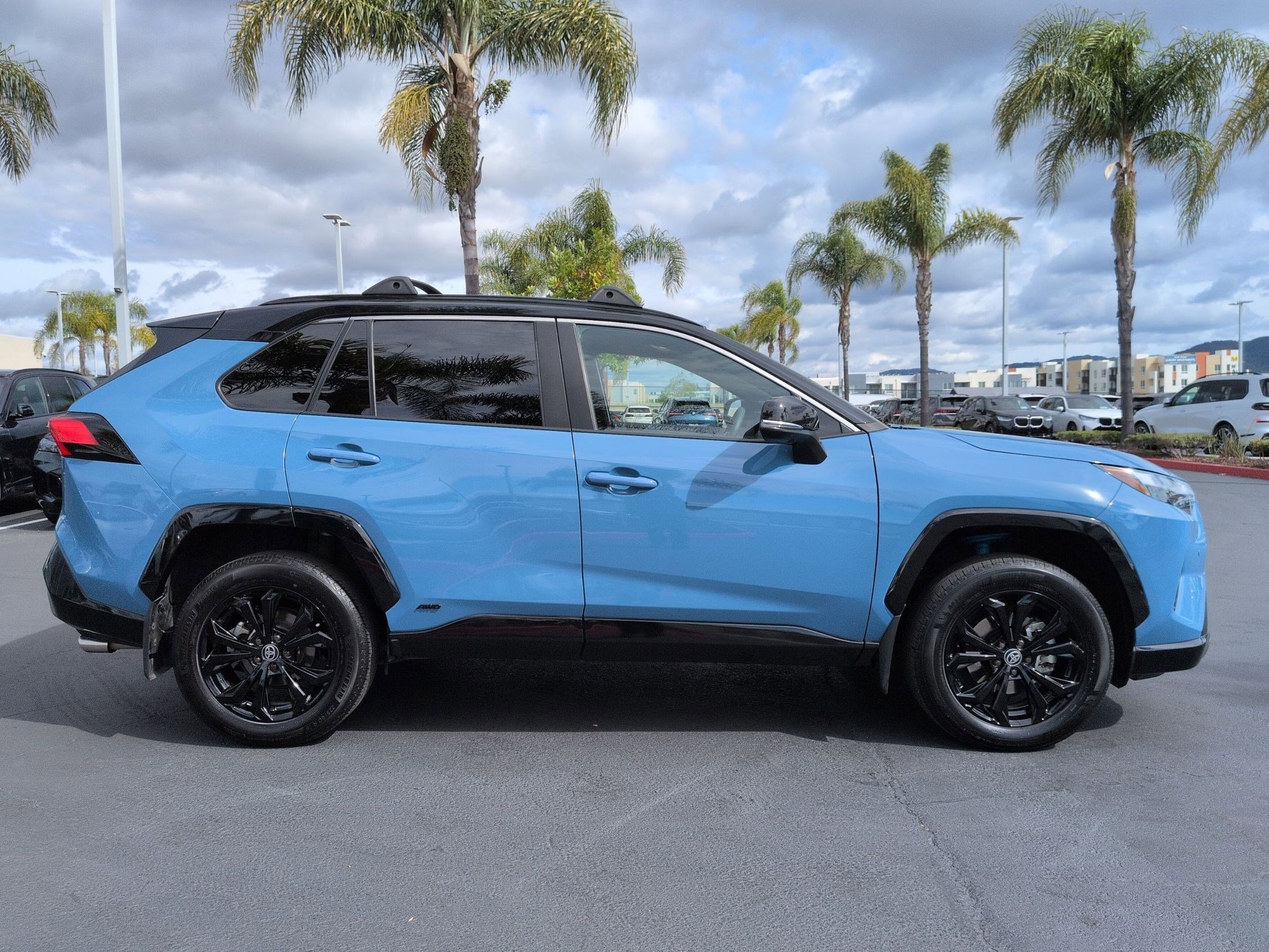 Used 2023 Toyota RAV4 XSE AWD/4WD image 11