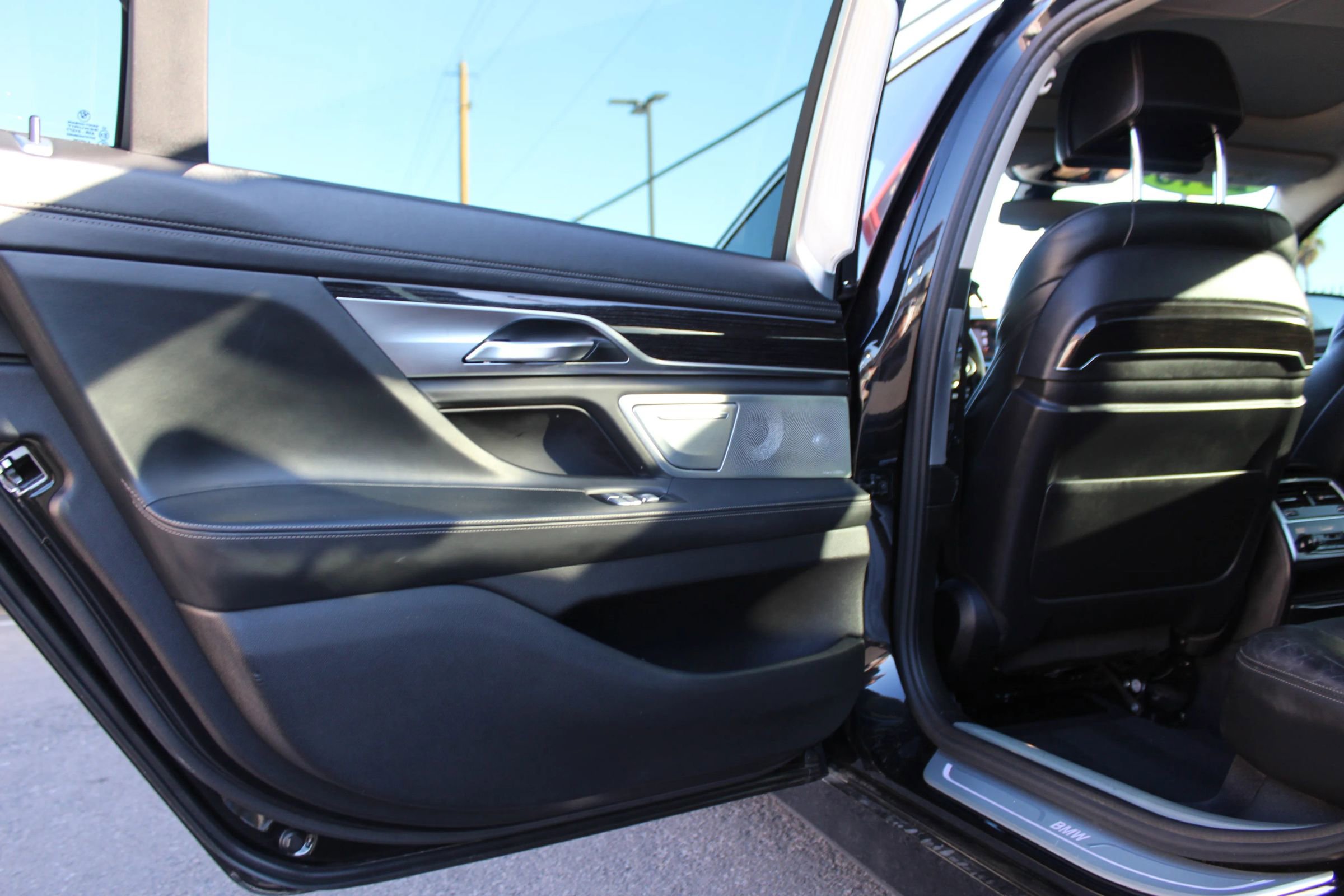 Used 2016 BMW 750i RWD image 6
