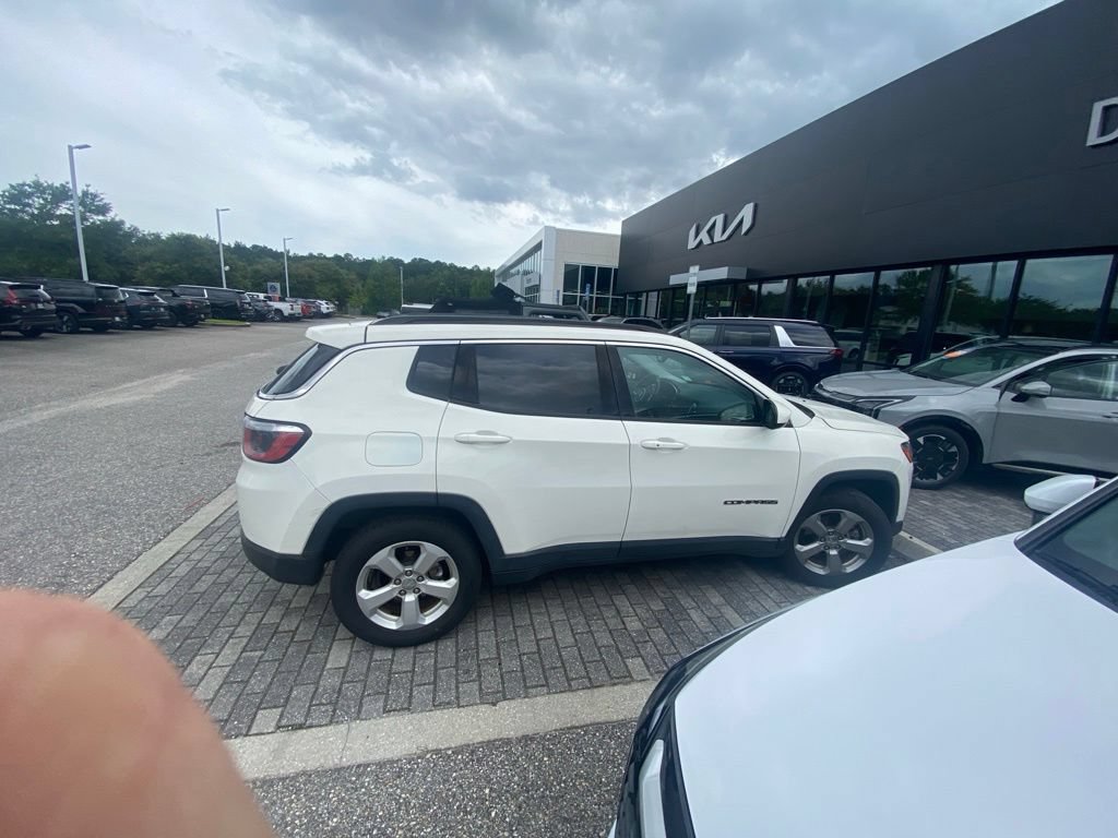 Used 2018 Jeep Compass Latitude w/ Popular Equipment Group FWD image 13