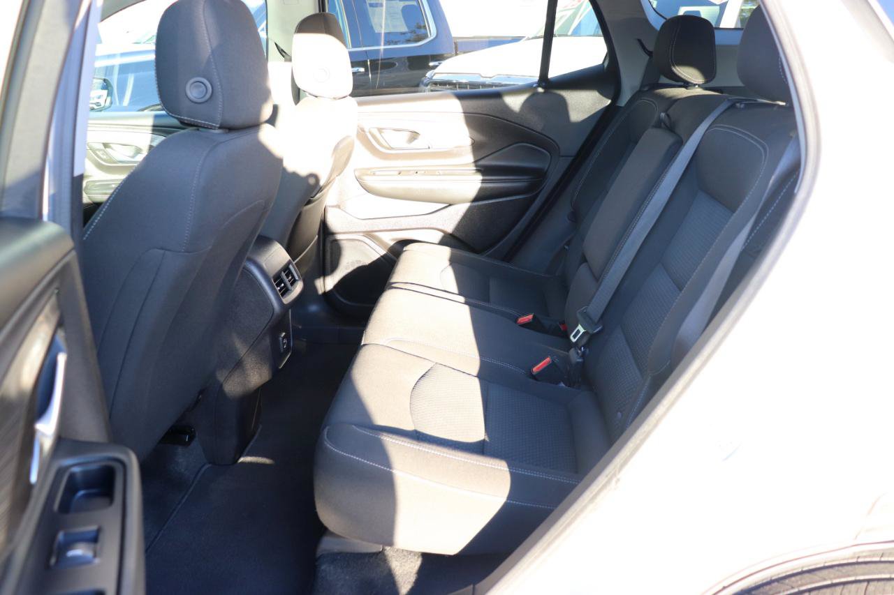Used 2024 GMC Terrain SLE AWD/4WD image 12