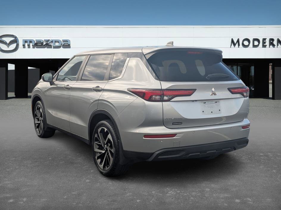 Used 2022 Mitsubishi Outlander ES image 7