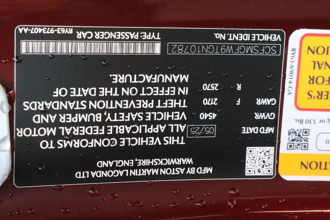 Used 2026 Aston Martin V8 Vantage Coupe image 29