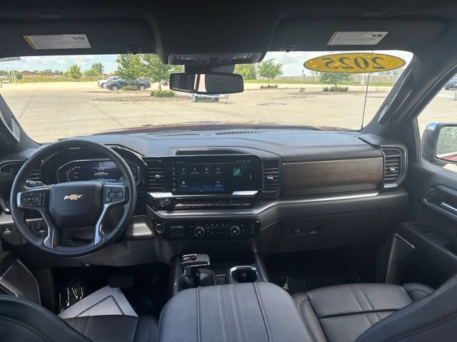 Used 2025 Chevrolet Silverado 1500 High Country AWD/4WD image 25