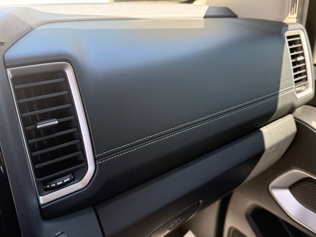 Used 2022 Nissan Frontier SV w/ Technology Package image 23