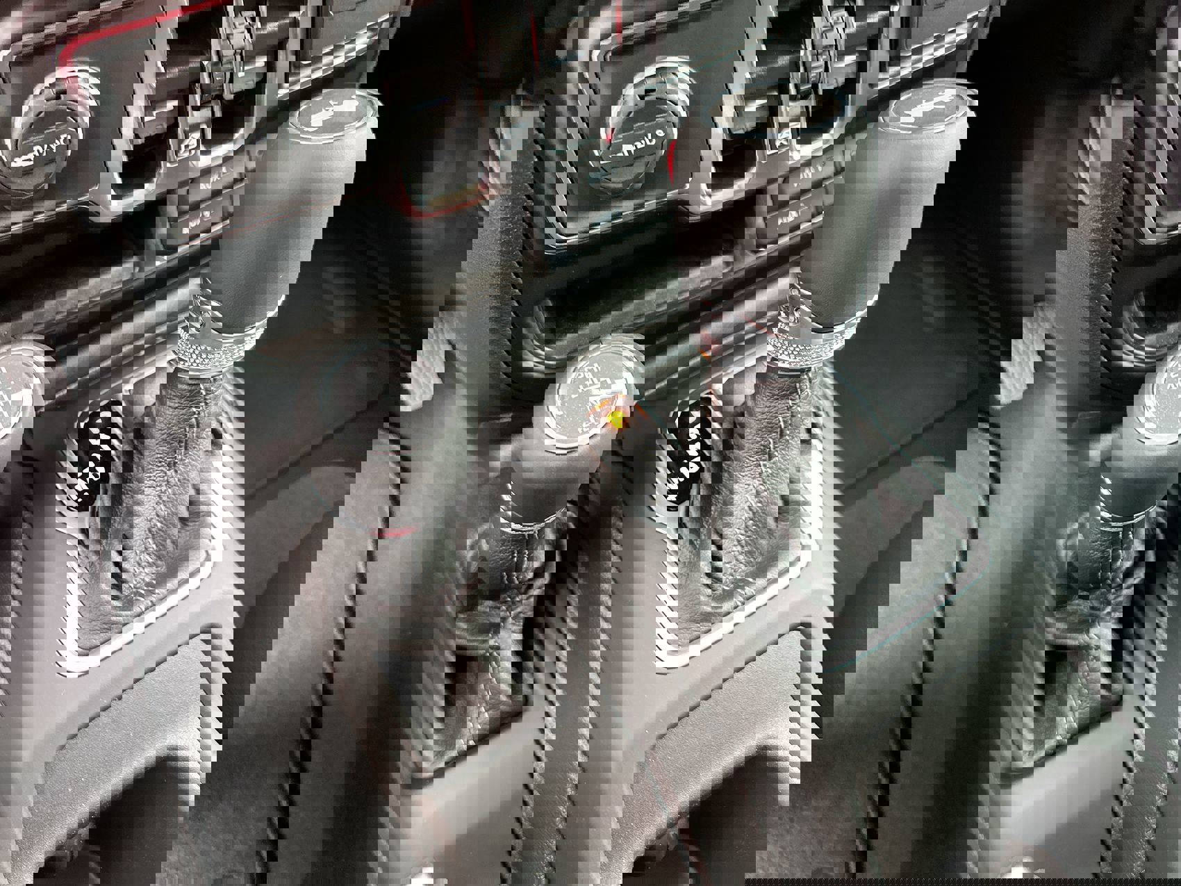 Used 2024 Jeep Wrangler Sahara w/ Technology Group image 20